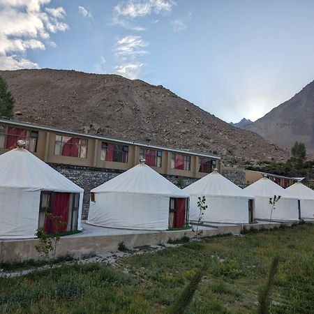 Apex Hotels And Resorts Hussaini Karimabad  Экстерьер фото