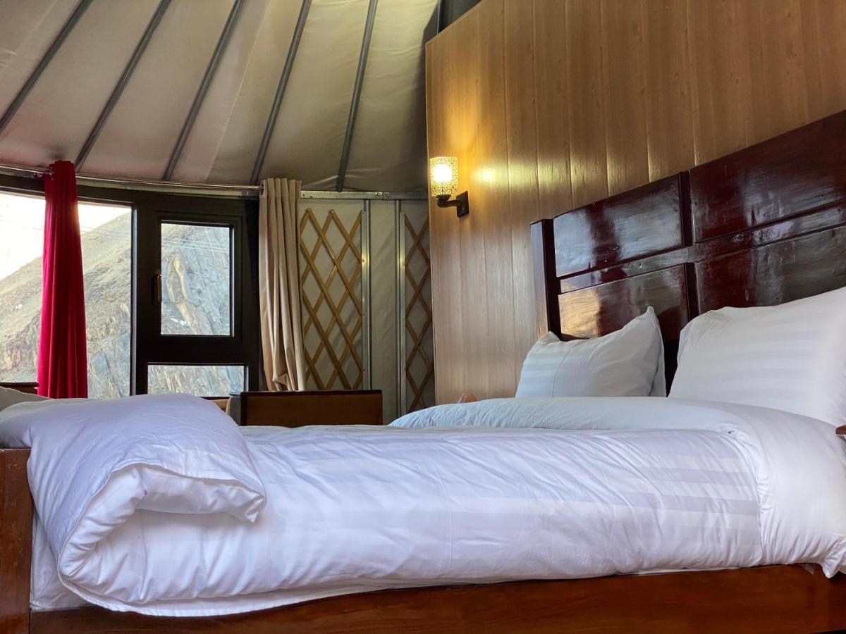 Apex Hotels And Resorts Hussaini Karimabad  Экстерьер фото