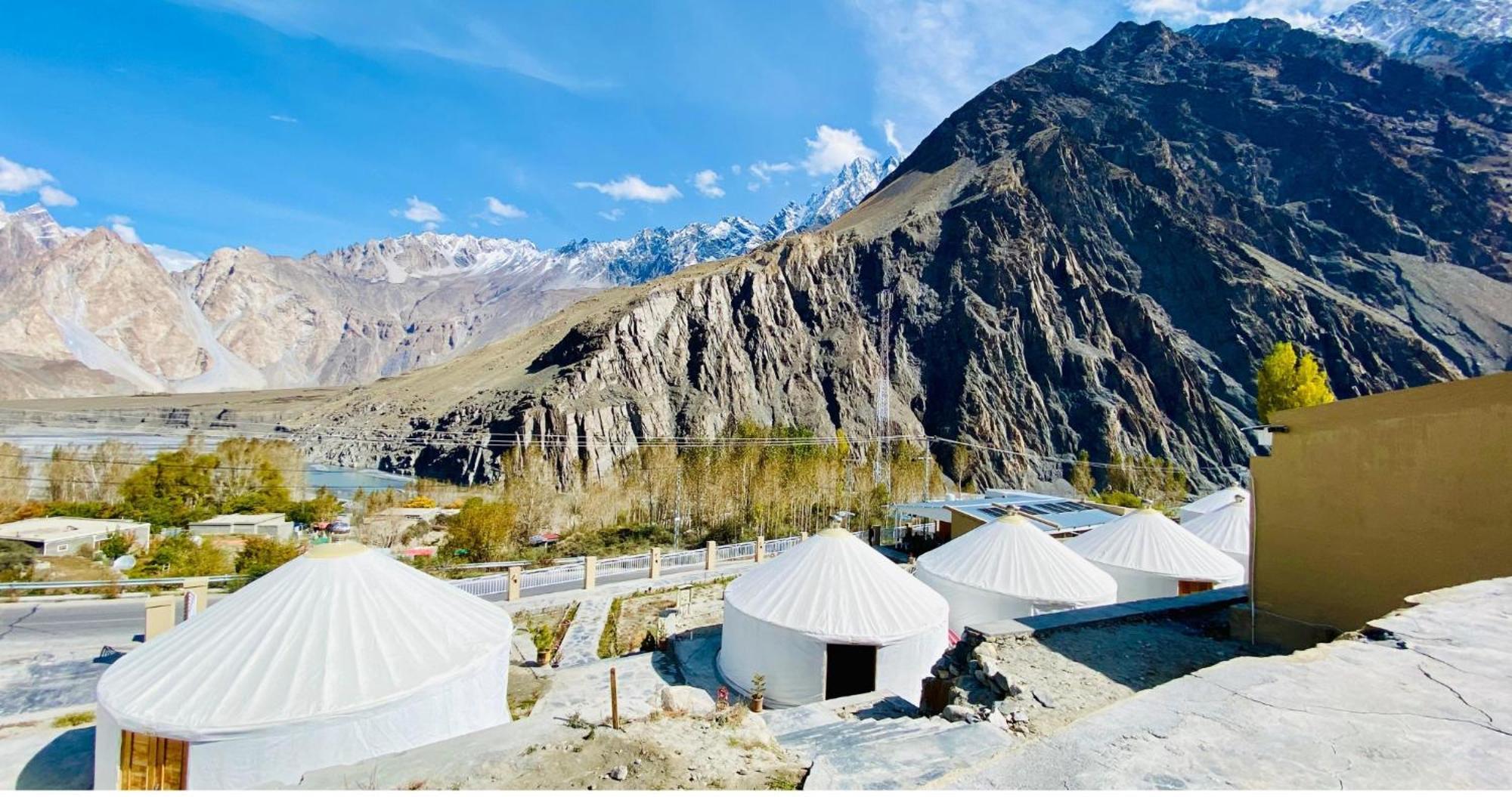Apex Hotels And Resorts Hussaini Karimabad  Экстерьер фото