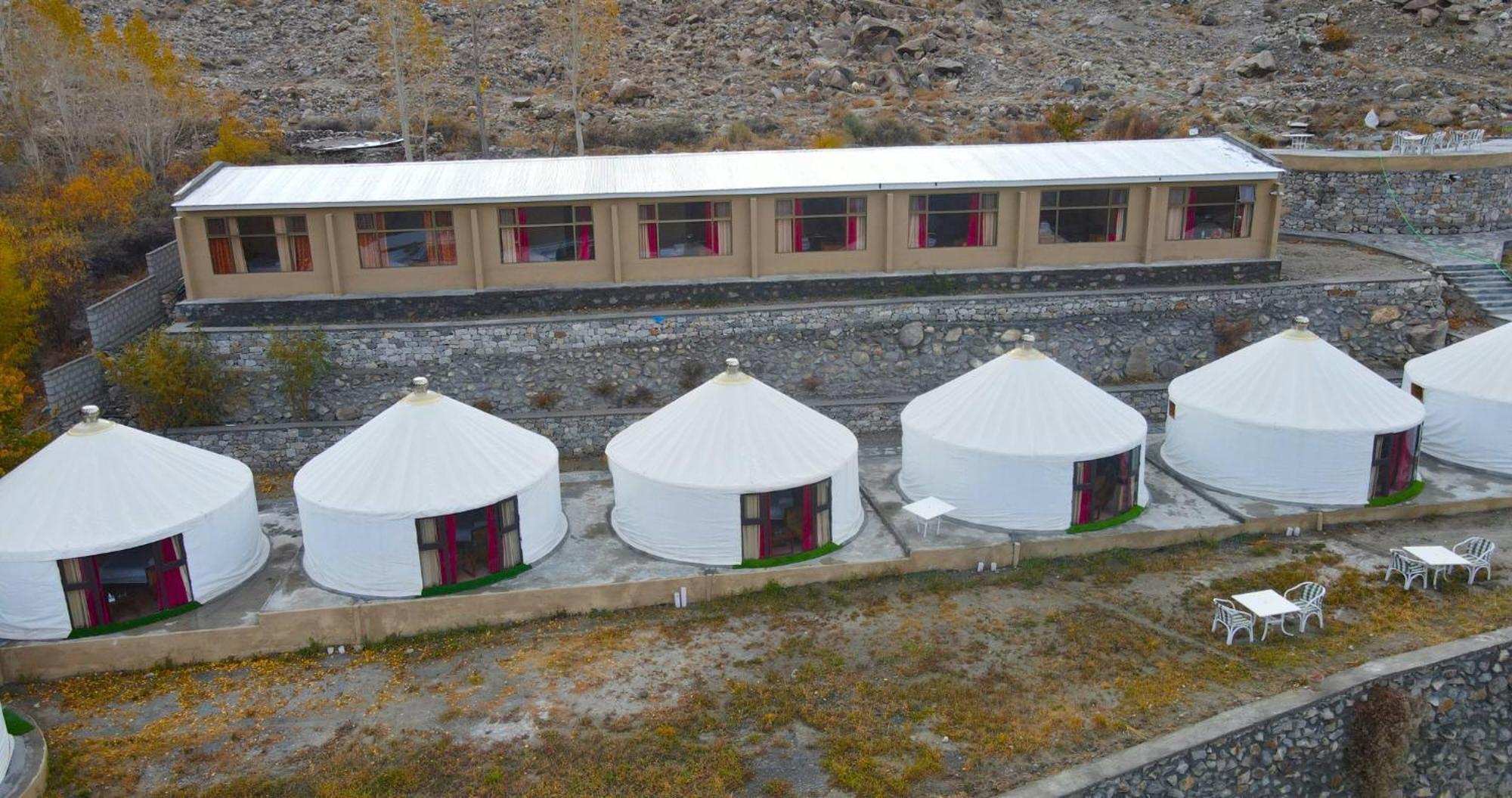 Apex Hotels And Resorts Hussaini Karimabad  Экстерьер фото