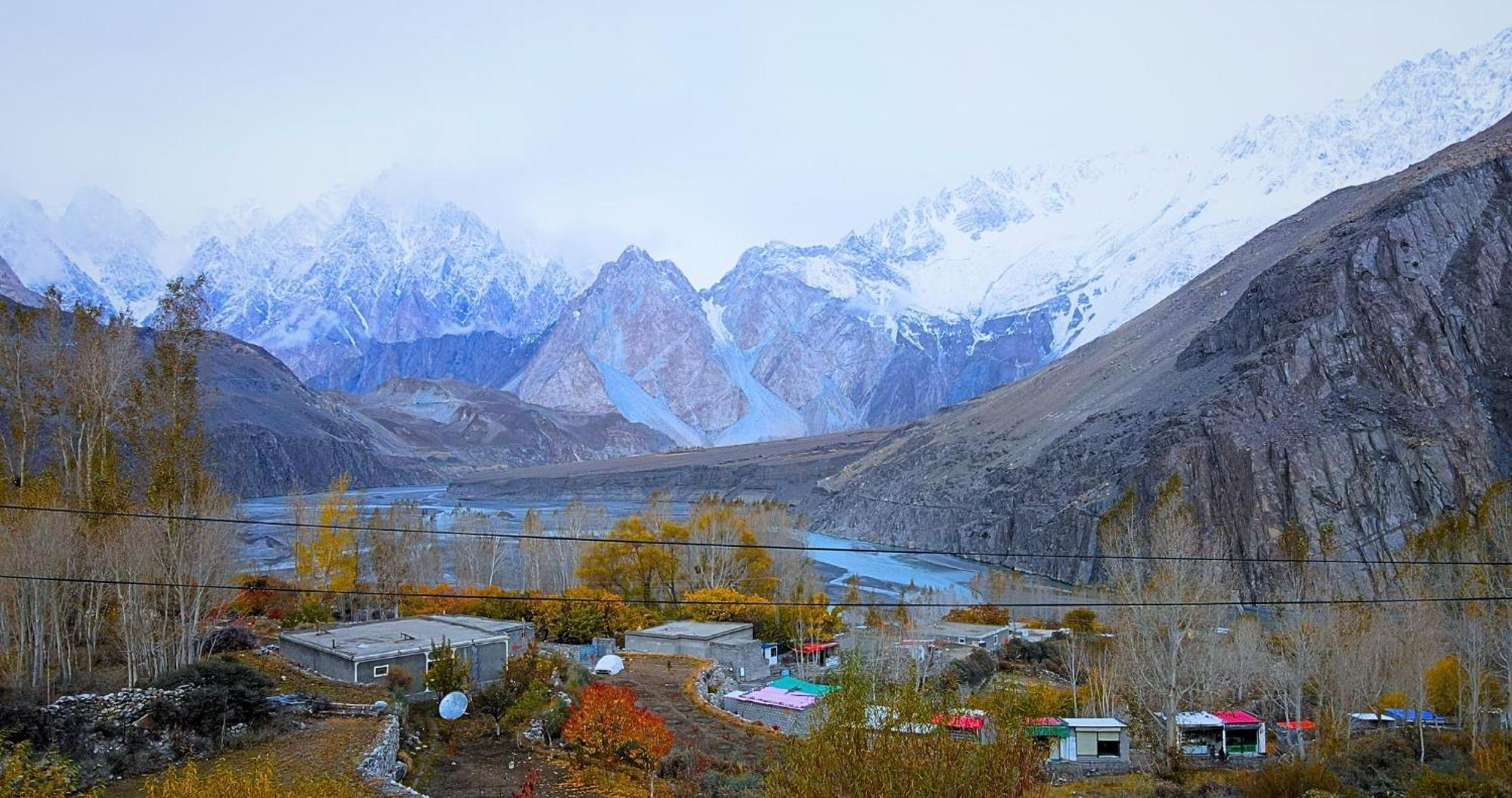 Apex Hotels And Resorts Hussaini Karimabad  Экстерьер фото