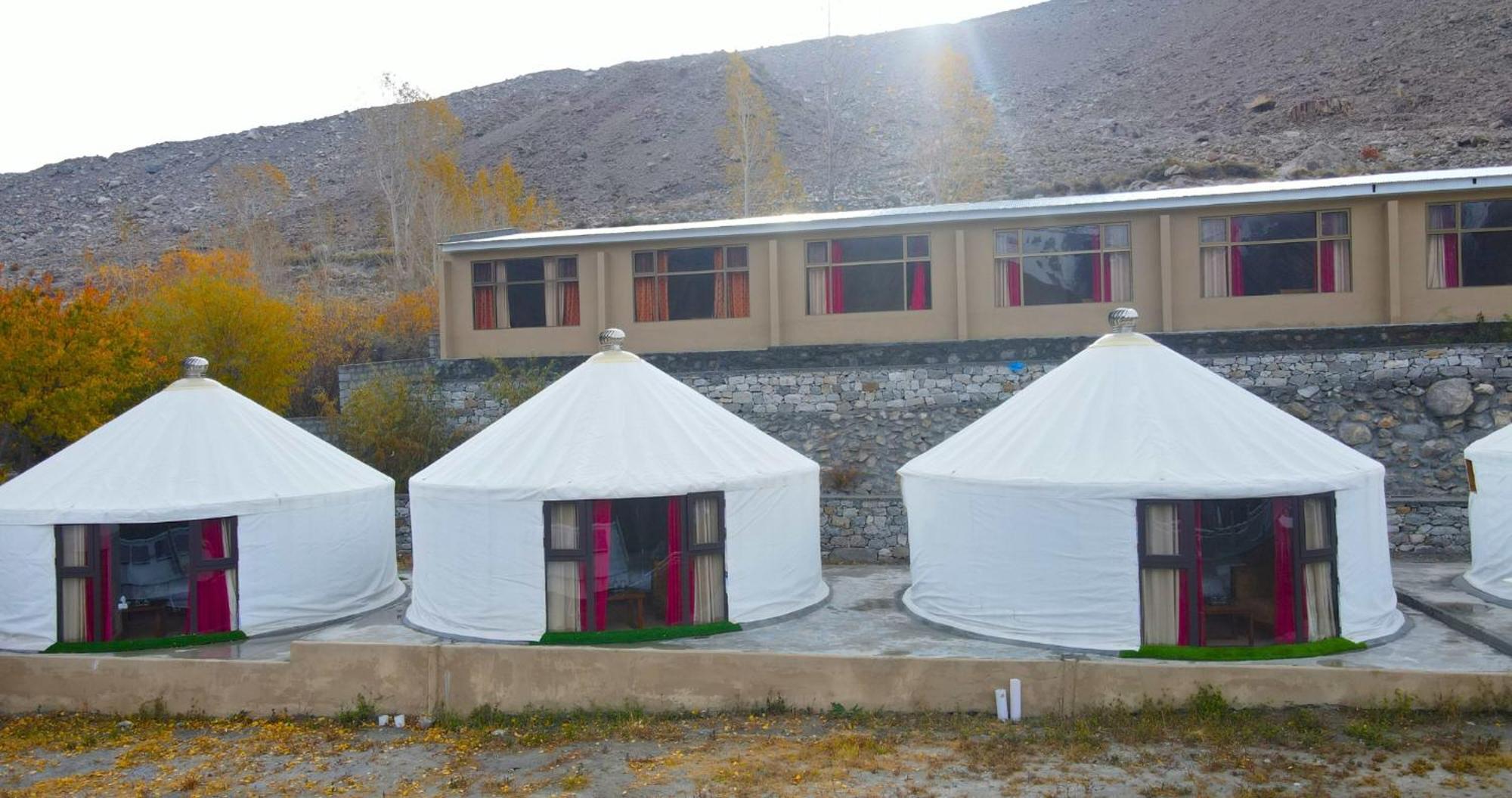 Apex Hotels And Resorts Hussaini Karimabad  Экстерьер фото