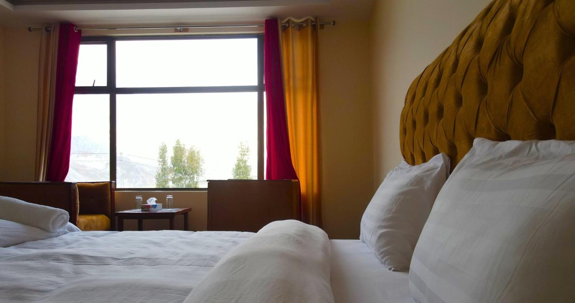 Apex Hotels And Resorts Hussaini Karimabad  Экстерьер фото