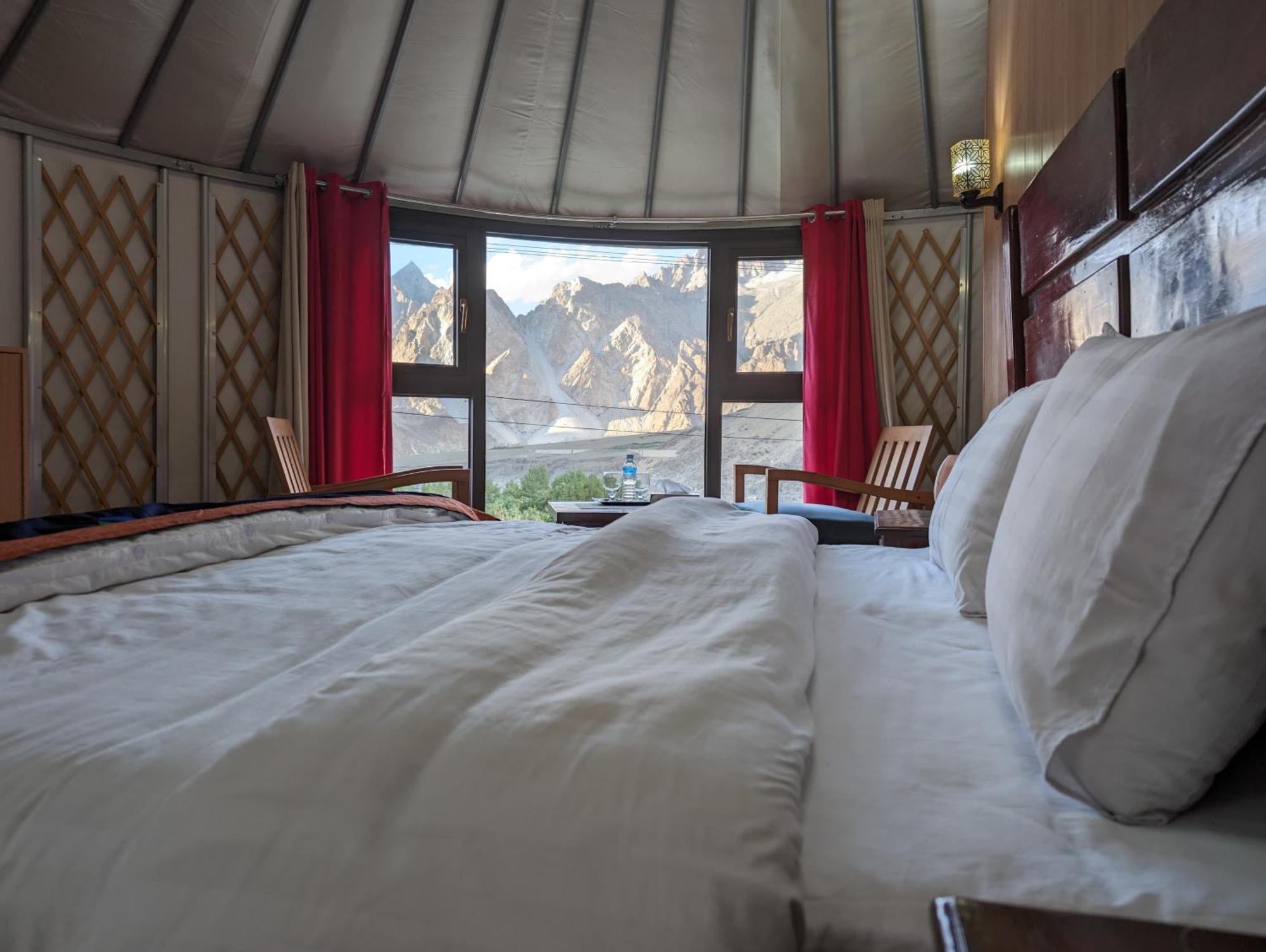 Apex Hotels And Resorts Hussaini Karimabad  Экстерьер фото