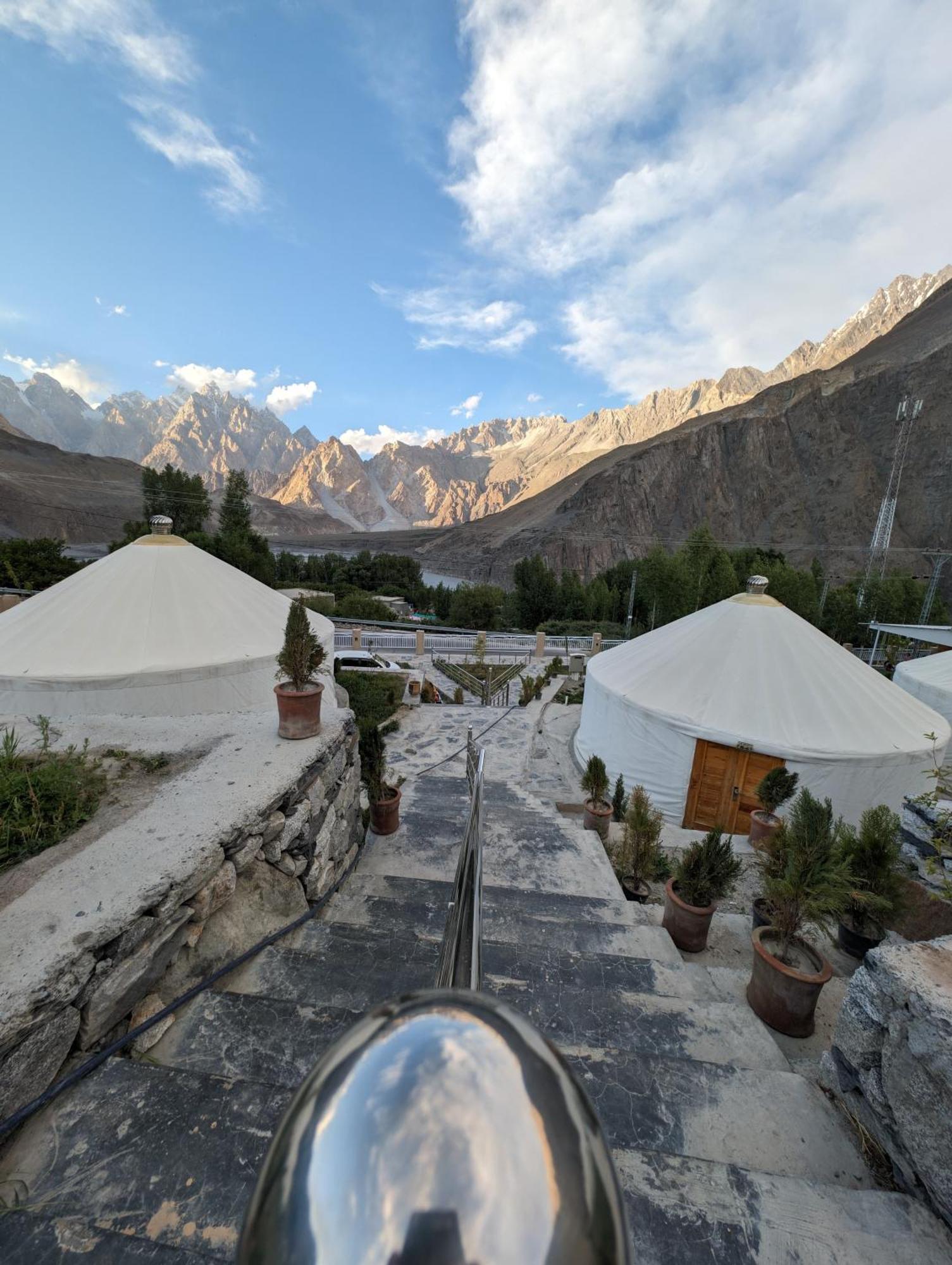 Apex Hotels And Resorts Hussaini Karimabad  Экстерьер фото