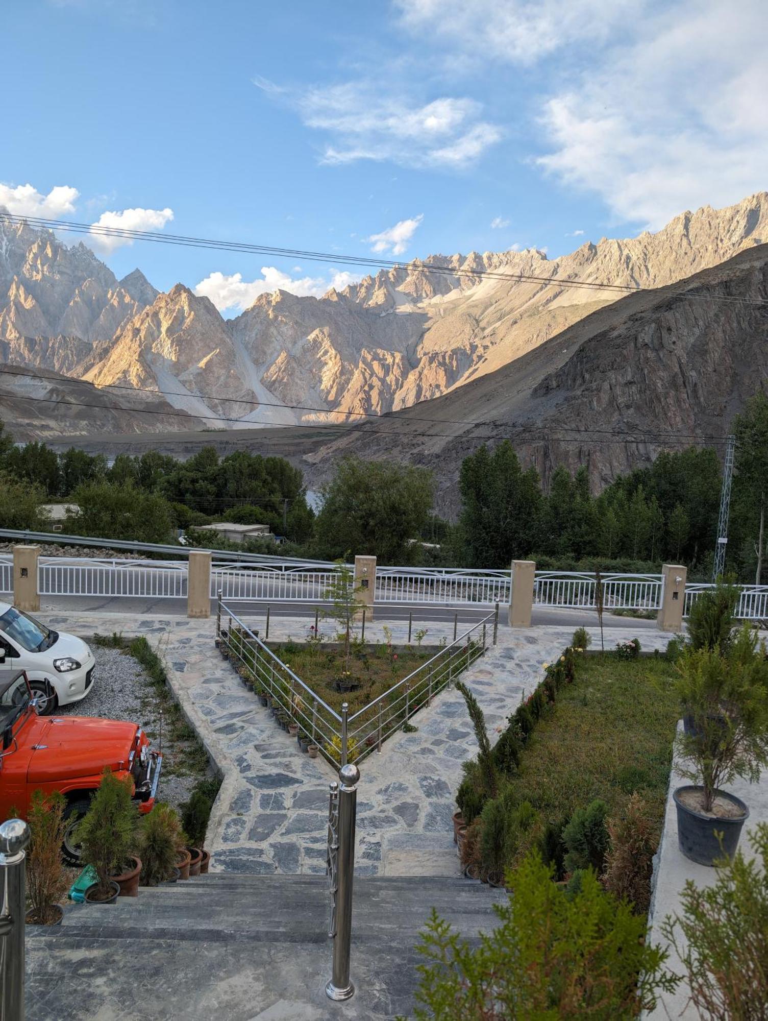 Apex Hotels And Resorts Hussaini Karimabad  Экстерьер фото