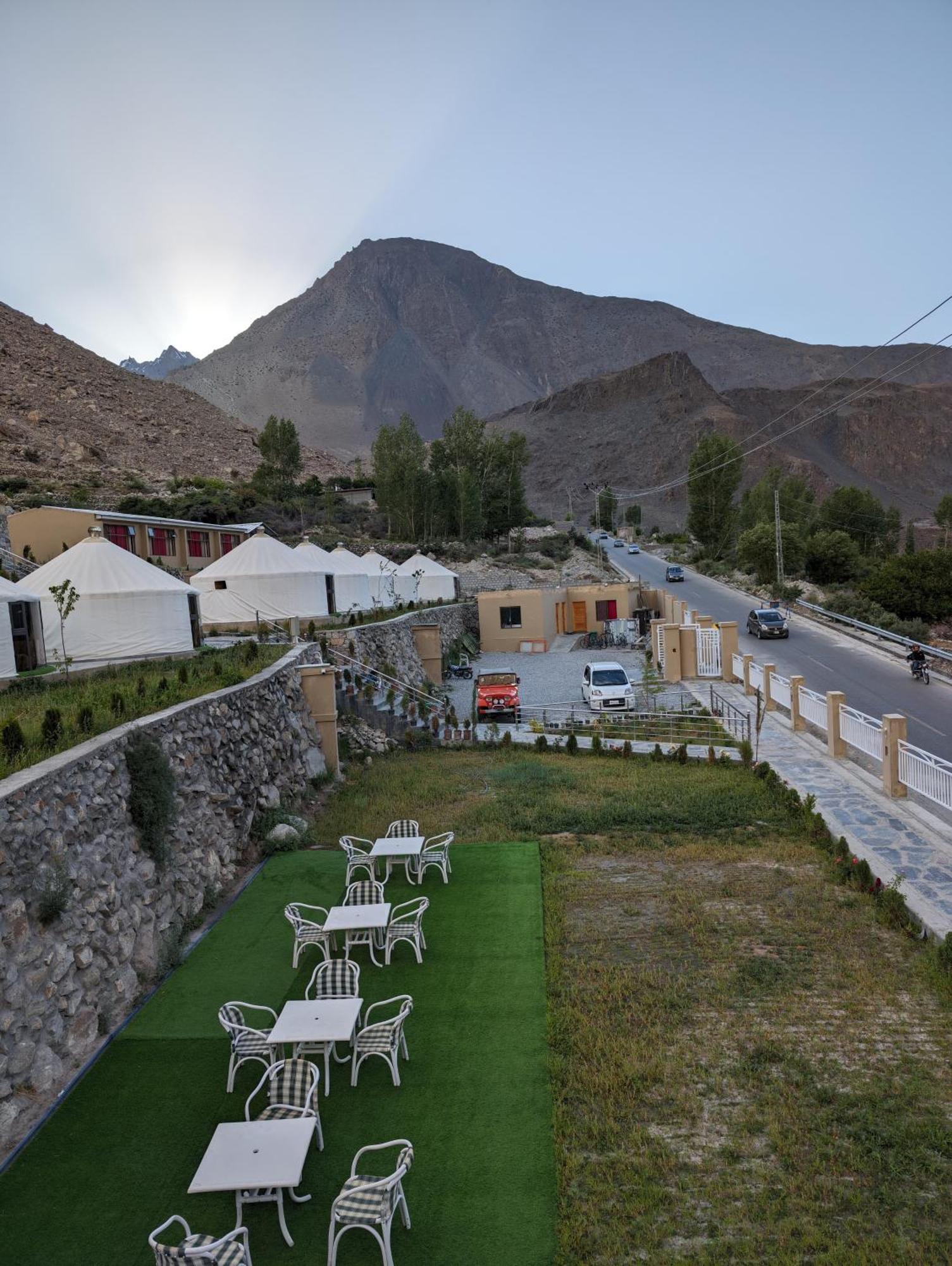 Apex Hotels And Resorts Hussaini Karimabad  Экстерьер фото