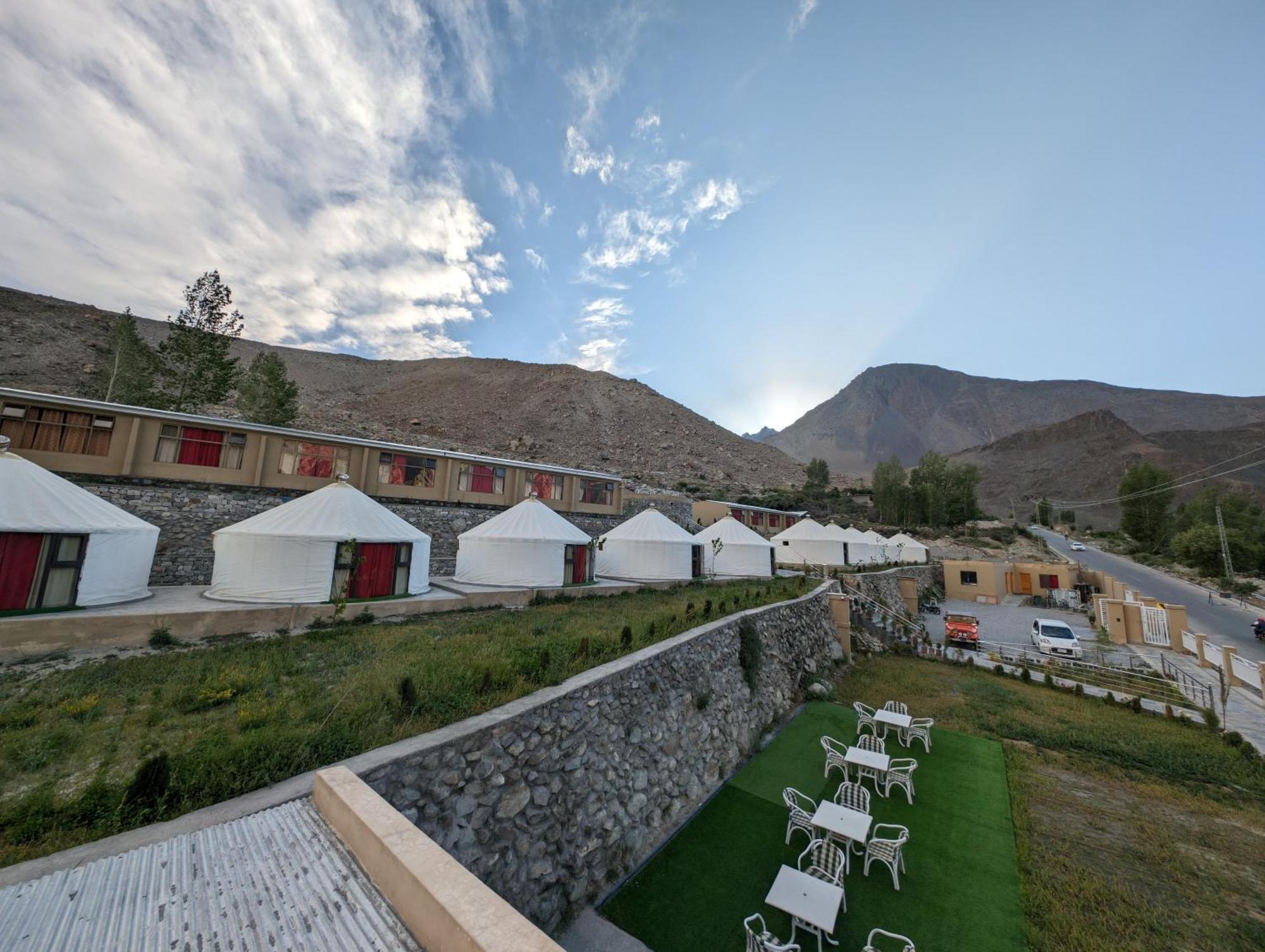 Apex Hotels And Resorts Hussaini Karimabad  Экстерьер фото