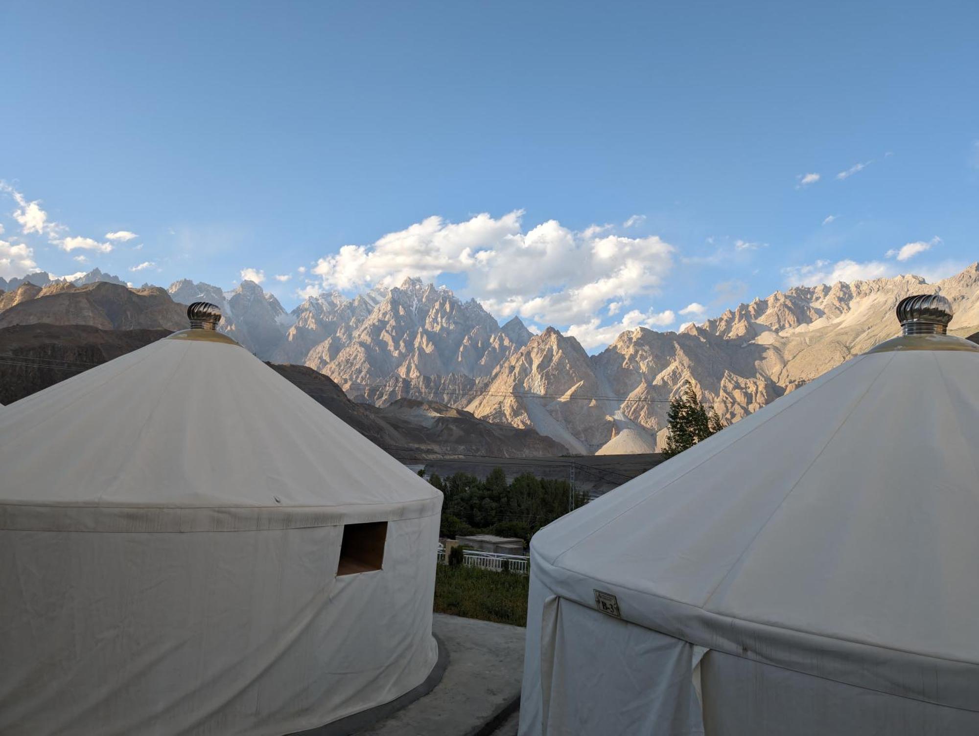 Apex Hotels And Resorts Hussaini Karimabad  Экстерьер фото